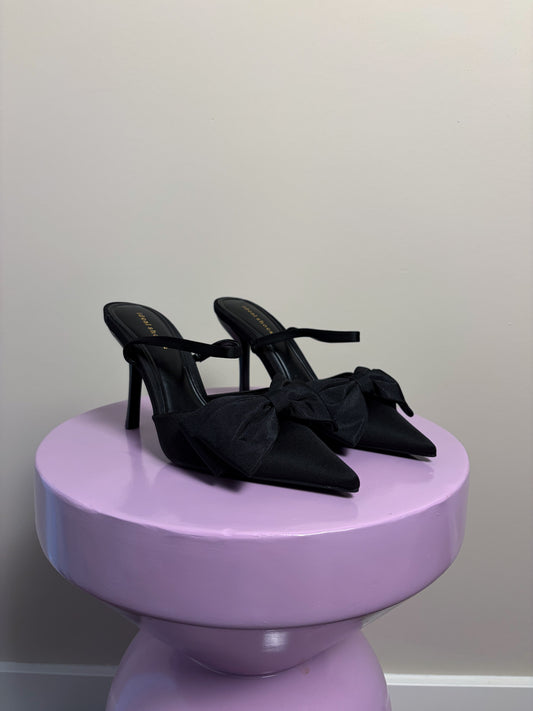 Black bow heel