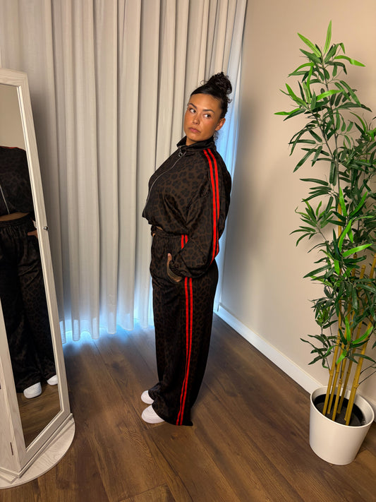56 Leopard tracksuit