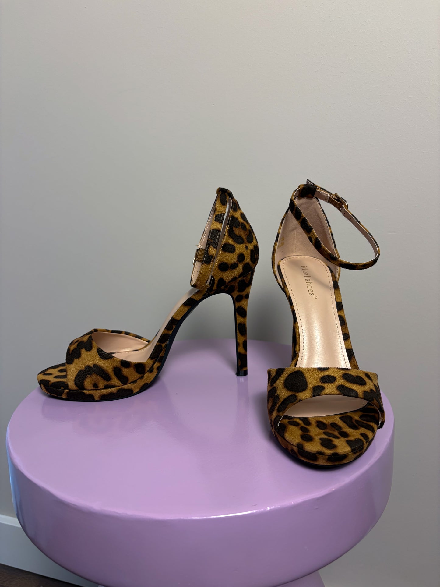 Leopard heel