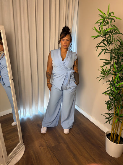 52 The avenue suit set