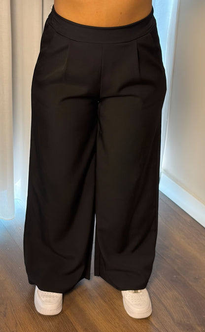52 The avenue suit set