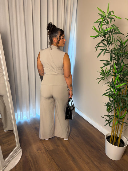 52 The avenue suit set