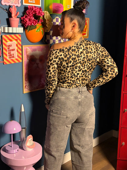 No signal leopard top
